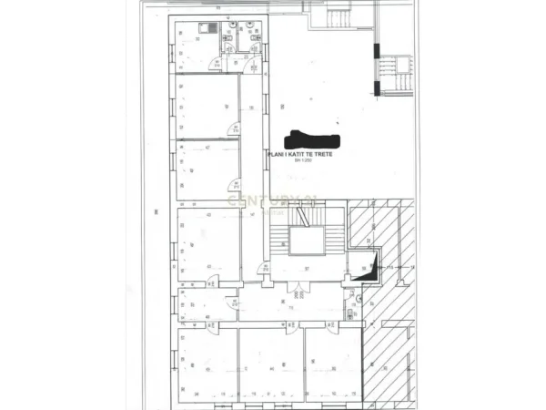 Tirane, jepet me qera ambjent biznesi Kati 6, 275 m² 6.000 € (Prane Kullave Binjake)