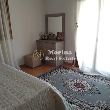 Tirane, jepet me qera shtepi 1+1 Kati 3, 100 m² 450 € (Kombinat)