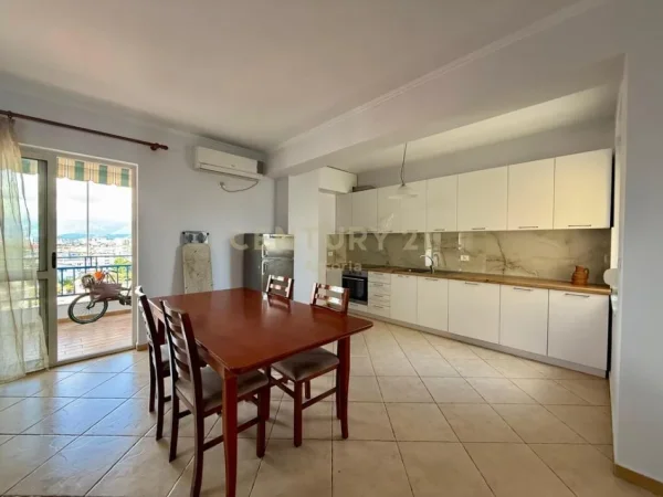 Tirane, jepet me qera apartament 2+1+Aneks+Ballkon Kati 8, 120 m² 800 € 