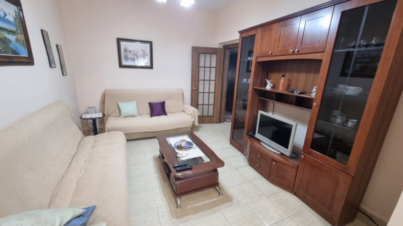 Jepet me Qira Apartament 2+1  te Oxhaku , Kati 1, 70 m² 450 €uro