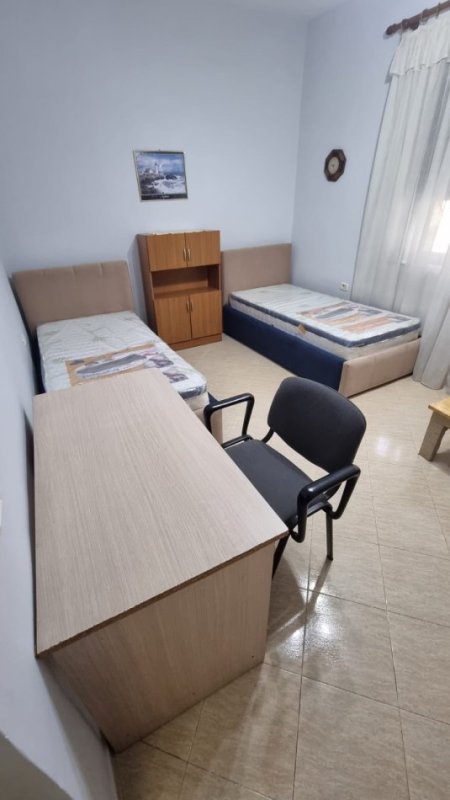 Jepet me Qira Apartament 2+1  te Oxhaku , Kati 1, 70 m² 450 €uro