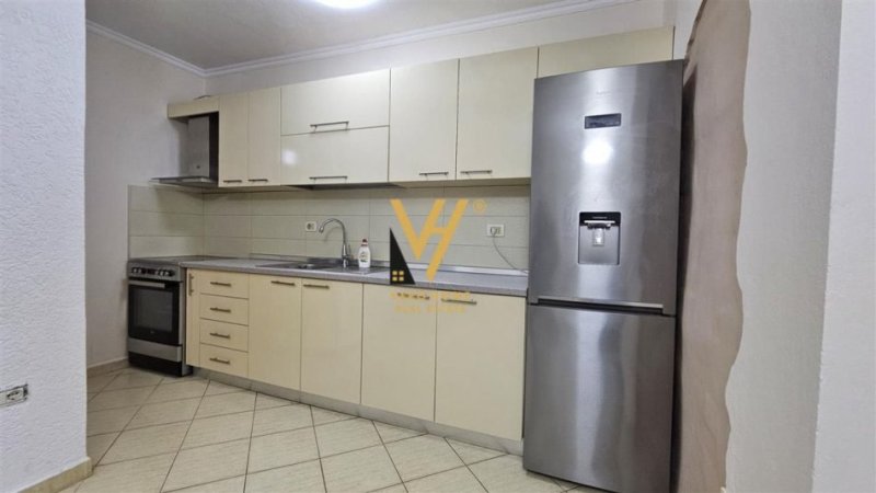 Tirane, jepet me qera apartament 2+1+Ballkon Kati 4, 90 m² 550 € (FERIT XHAJKO)