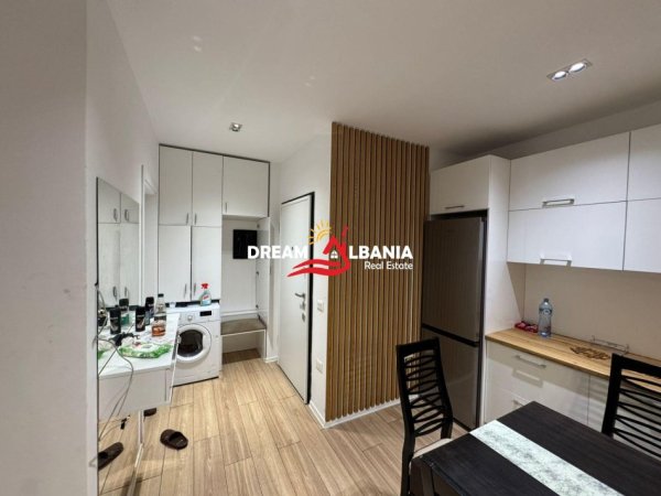 Tirane, jepet me qera apartament 2+1 , 95 m² 650 € (Kompleksi Zirkon)