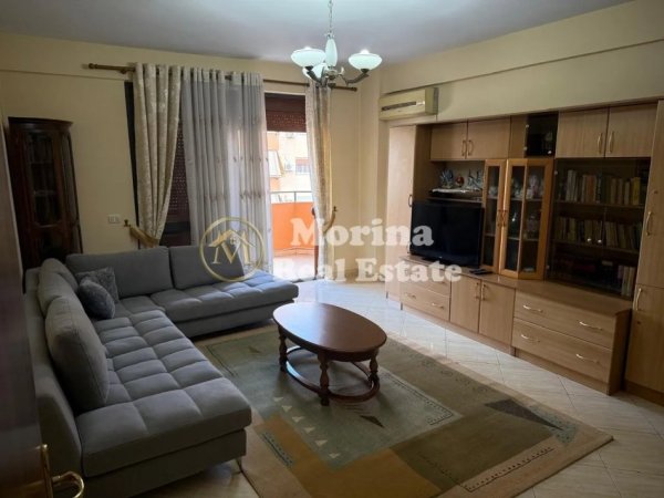 Tirane, jepet me qera apartament 1+1 Kati 7, 84 m² 600 € (Komuna Parisit)