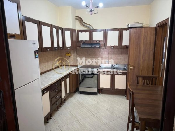 Tirane, jepet me qera apartament 1+1 Kati 7, 84 m² 600 € (Komuna Parisit)