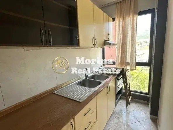 Tirane, shitet apartament 1+1 Kati 3, 60 m² 70.000 € (Rretullimi i Shkozes)