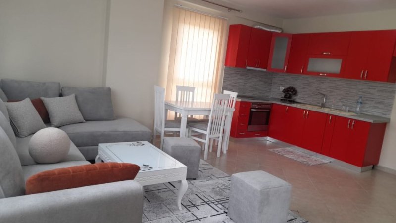 Tirane, jepet me qera apartament 2+1 Kati 4, 550 € 