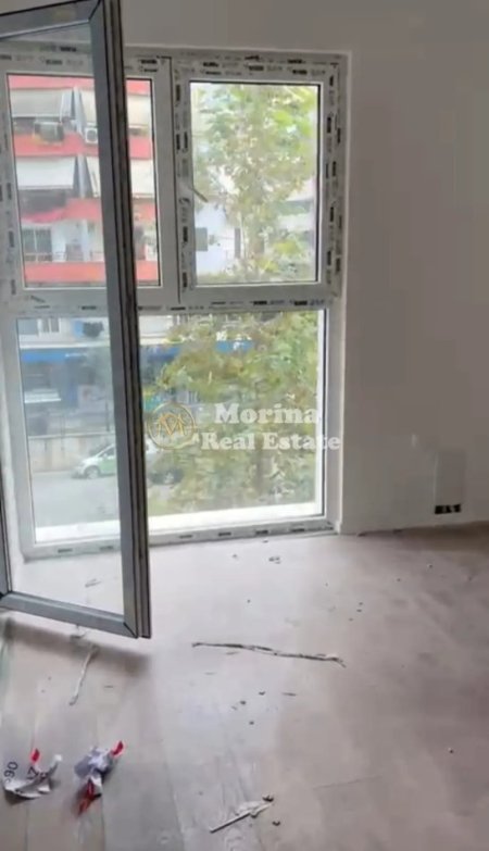 Tirane, jepet me qera apartament 2+1 Kati 1, 118 m² 600 € (Bulevardi Migjeni)