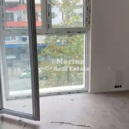 Tirane, jepet me qera apartament 2+1 Kati 1, 118 m² 600 € (Bulevardi Migjeni)