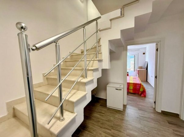 Tirane, jepet me qera apartament duplex 2+1+Aneks Kati 0, 111 m² 600 € (Tek Rezidenca Kodra e Diellit 2)