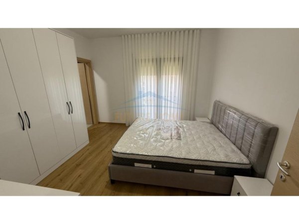 Tirane, jepet me qera apartament 2+1 Kati 6, 113 m² 650 € 