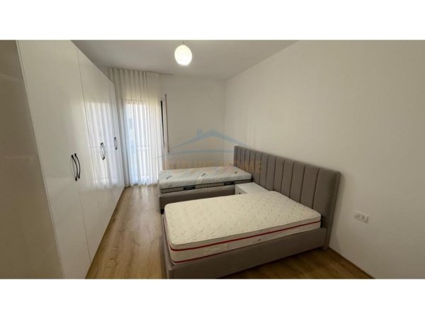 Tirane, jepet me qera apartament 2+1 Kati 6, 113 m² 650 € 