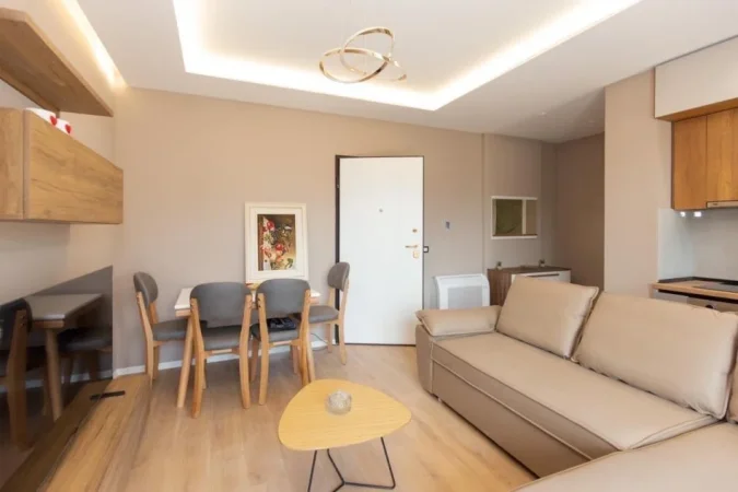 Tirane, jepet me qera apartament 1+1+Aneks+Ballkon Kati 6, 70 m² 650 € 