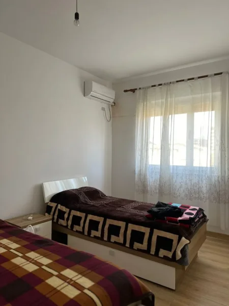 Tirane, jepet me qera apartament 2+1+Ballkon Kati 3, 107 m² 750 € (PAZARI I RI)