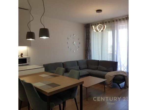 Tirane, jepet me qera apartament 2+1+Aneks+Ballkon Kati 9, 90 m² 800 € (Fiori di Bosco)