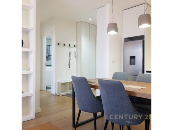 Tirane, jepet me qera apartament 2+1+Aneks+Ballkon Kati 9, 90 m² 800 € (Fiori di Bosco)