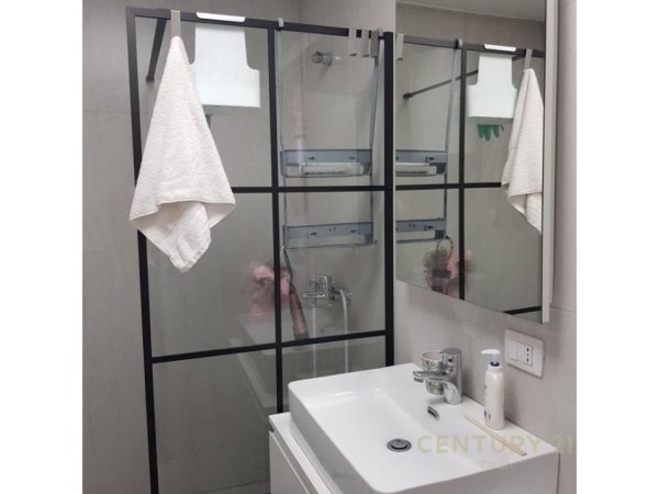 Tirane, jepet me qera apartament 2+1+Aneks+Ballkon Kati 9, 90 m² 800 € (Fiori di Bosco)