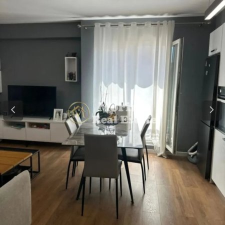 Tirane, jepet me qera apartament 2+1 Kati 6, 90 m² 800 € (Jordan Misja)