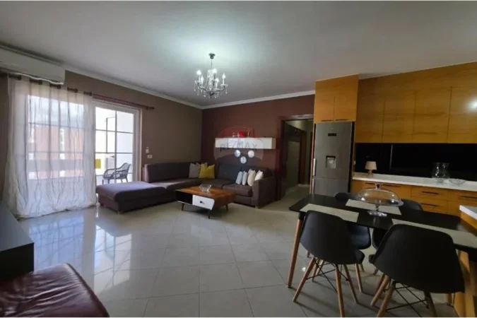 Tirane, jepet me qera apartament 2+1+Aneks+Ballkon Kati 3, 100 m² 750 € (Prane PAllatit me Shigjeta)