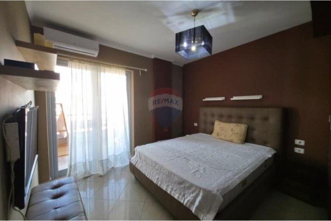 Tirane, jepet me qera apartament 2+1+Aneks+Ballkon Kati 3, 100 m² 750 € (Prane PAllatit me Shigjeta)