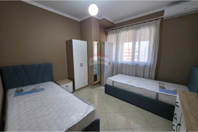 Tirane, jepet me qera apartament 2+1+Aneks+Ballkon Kati 3, 100 m² 750 € (Prane PAllatit me Shigjeta)