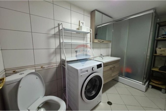 Tirane, jepet me qera apartament 2+1+Aneks+Ballkon Kati 3, 100 m² 750 € (Prane PAllatit me Shigjeta)