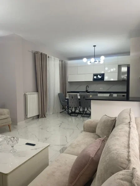 Tirane, jepet me qera apartament 2+1 Kati 0, 220 m² 650 € (Mullet)