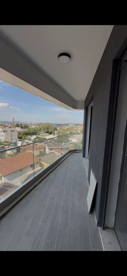 Tirane, jepet me qera zyre Kati 4, 70 m² 450 € (DON BOSKO)