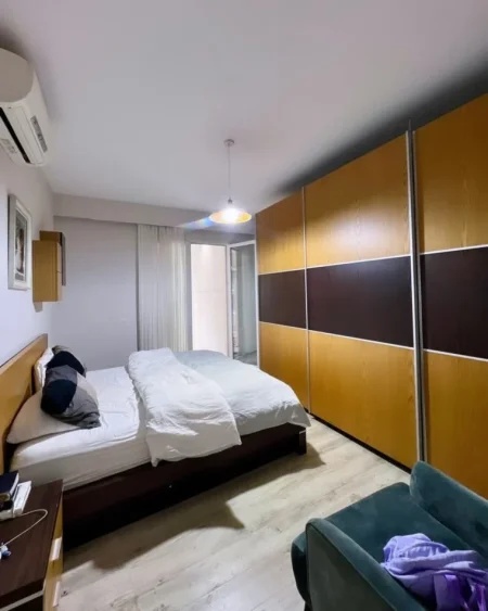 Tirane, shitet apartament 2+1 , 130 m² (liqeni thate)