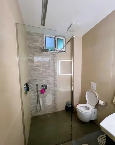 Tirane, shitet apartament 2+1 , 130 m² (liqeni thate)