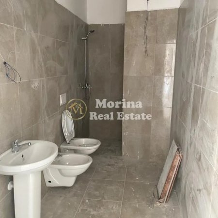 Tirane, jepet me qera apartament 3+1 Kati 7, 120 m² 800 € (Pazari i Ri)