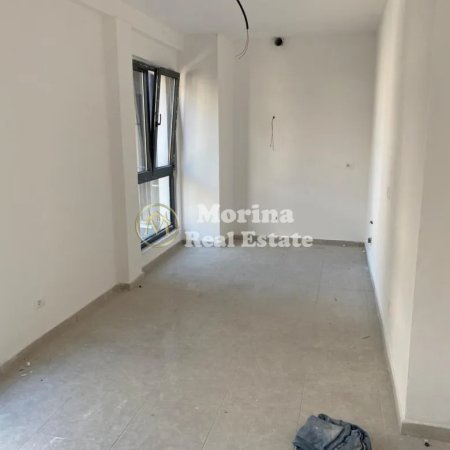 Tirane, jepet me qera apartament 3+1 Kati 7, 120 m² 800 € (Pazari i Ri)