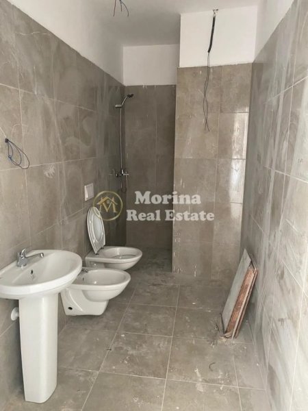 Tirane, jepet me qera apartament 3+1 Kati 7, 120 m² 800 € (Pazari i Ri)