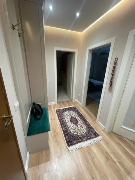 Tirane, jepet me qera apartament duplex 1+1 Kati 9, 800 € 