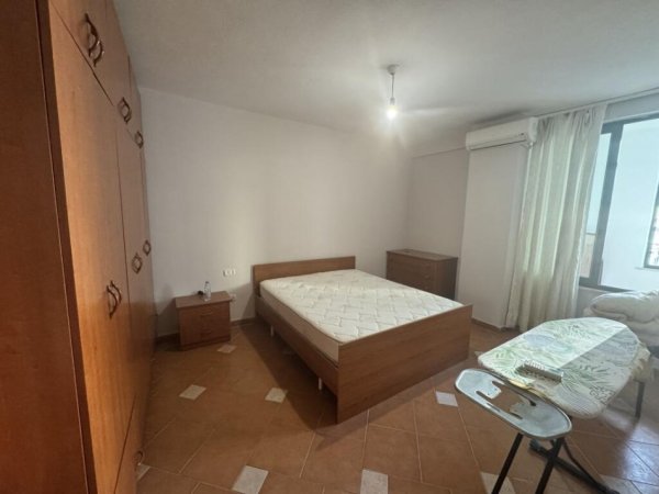 Tirane, jepet me qera apartament 1+1+gatim me vete Ballkon Kati 8, 80 m² 550 € ( Bulevardin Gjergj Fishta, pranë Gjykatës)