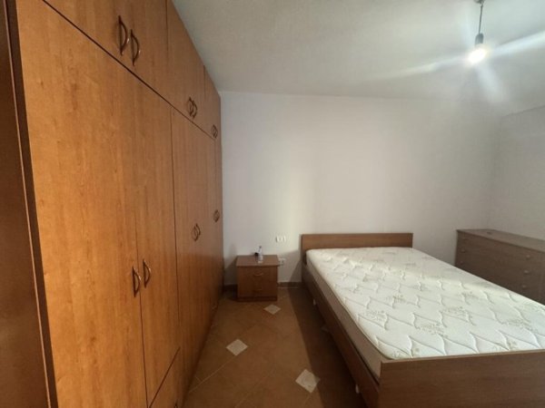 Tirane, jepet me qera apartament 1+1+gatim me vete Ballkon Kati 8, 80 m² 550 € ( Bulevardin Gjergj Fishta, pranë Gjykatës)