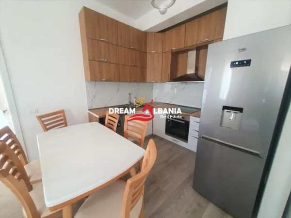 Tirane, jepet me qera apartament 2+1 , 66 m² 700 € (ne Ali Dem tek Kompleksi Mangalem)