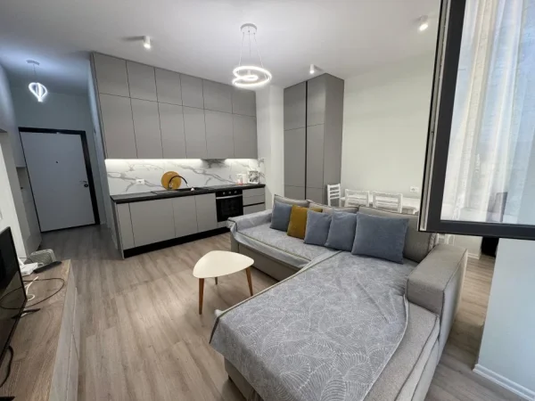Tirane, jepet me qera apartament 1+1 Kati 5, 55 m² 700 € (Rruga riza cerova)
