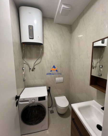 Tirane, jepet me qera apartament 2+1+Ballkon Kati 9, 95 m² 1.100 € (KOMUNA E PARISIT)