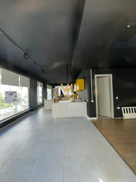 Tirane, shitet ambjent biznesi Kati 0, 200 m² 520.000 € (RRUGA EDUARD MANO)