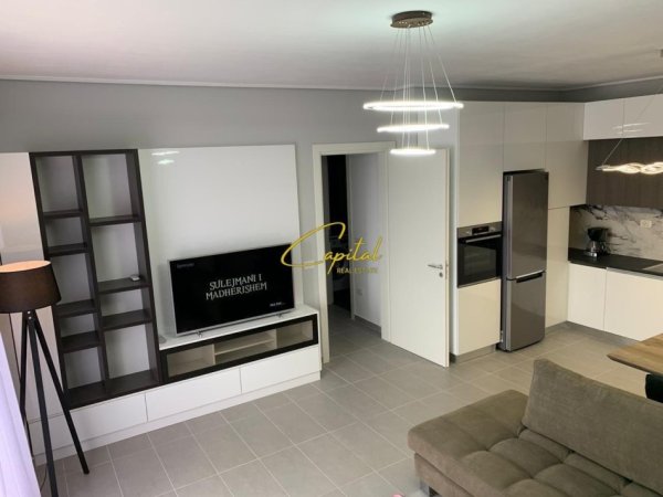 Tirane, jepet me qera apartament 2+1 Kati 2, 99 m² 600 € (LIQENI I THATE)