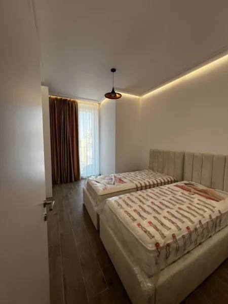 Tirane, jepet me qera apartament 2+1 Kati 3, 96 m² 750 € (Riza zerova)