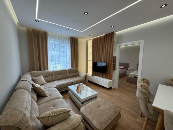 Tirane, jepet me qera apartament 3+1 Kati 6, 650 € 
