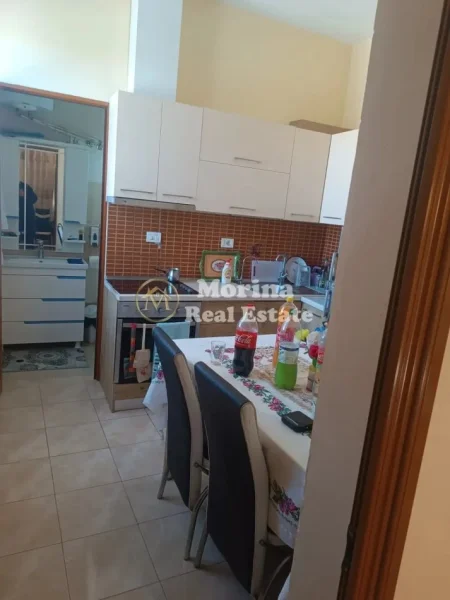 Tirane, shitet Vile 3 Katshe , 200 m² 170.000 € (Shkoze)