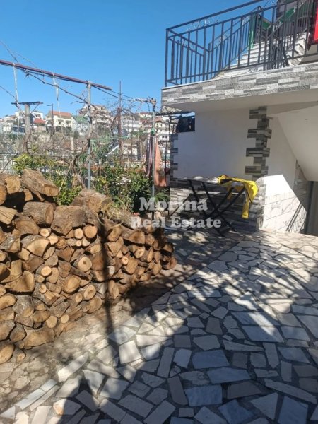 Tirane, shitet Vile 3 Katshe , 200 m² 170.000 € (Shkoze)