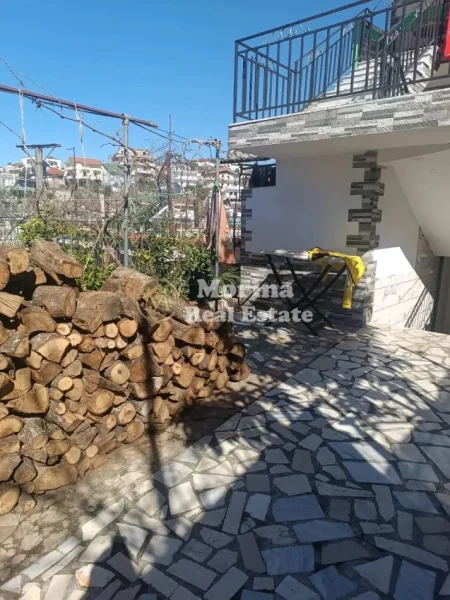 Tirane, shitet Vile 3 Katshe , 200 m² 170.000 € (Shkoze)