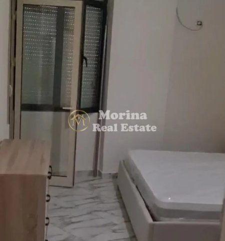 Tirane, jepet me qera apartament 2+1 Kati 4, 80 m² 400 € (Casa Italia)