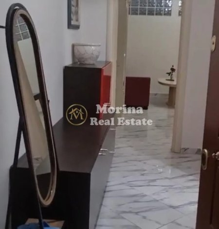 Tirane, jepet me qera apartament 2+1 Kati 4, 80 m² 400 € (Casa Italia)