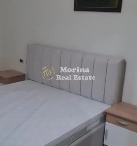 Tirane, jepet me qera apartament 2+1 Kati 4, 80 m² 400 € (Casa Italia)
