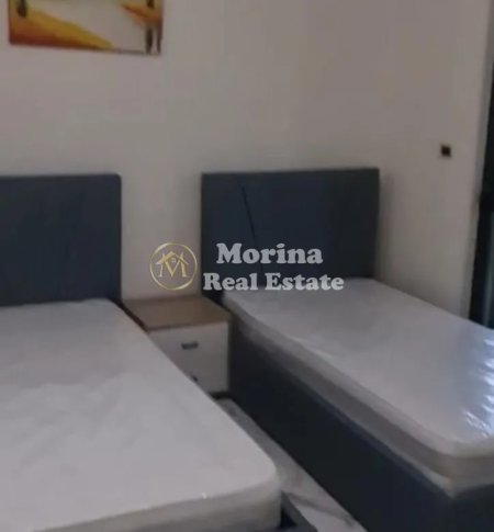 Tirane, jepet me qera apartament 2+1 Kati 4, 80 m² 400 € (Casa Italia)